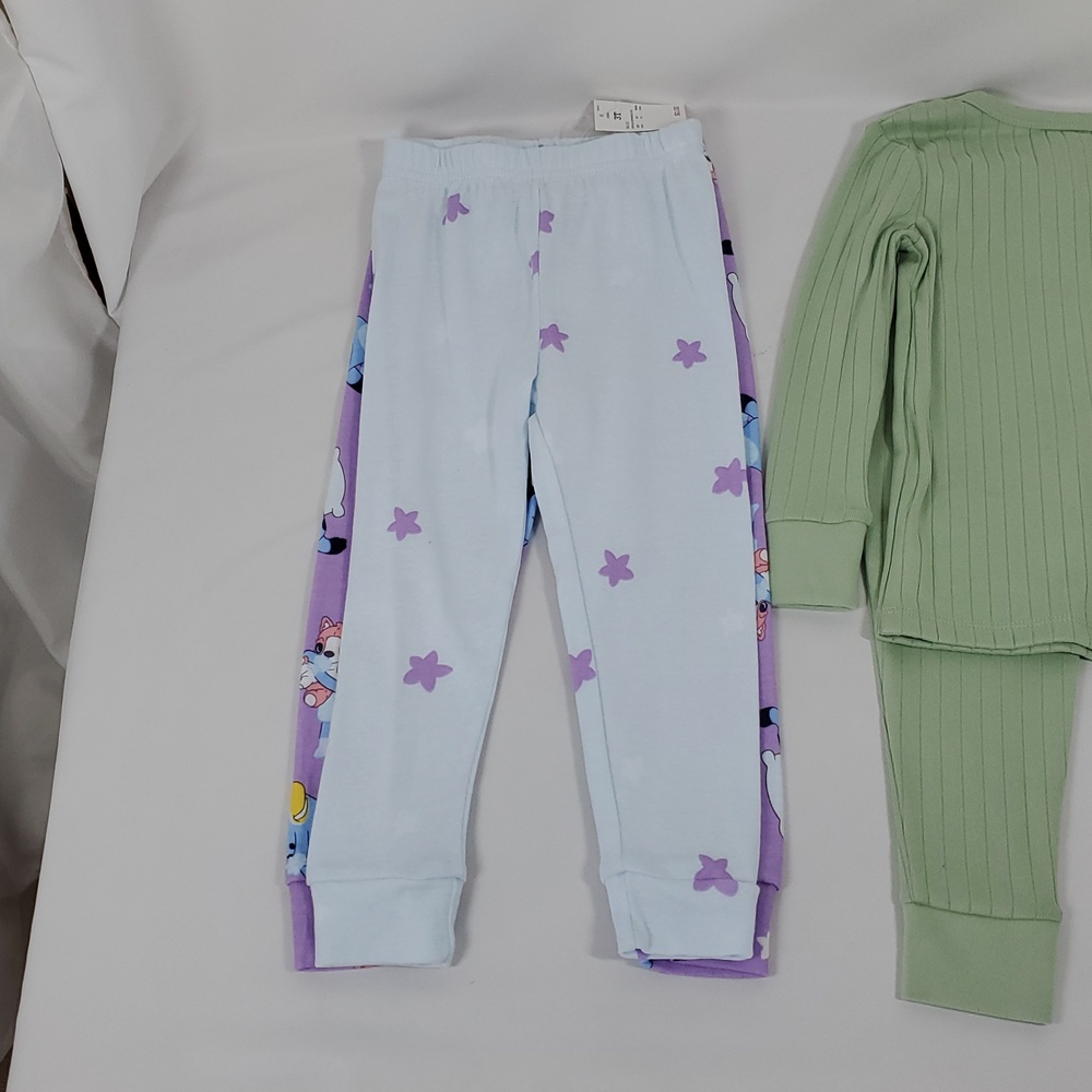 Bundle Of 3T Childrens Clothes - Picture 10 of 10